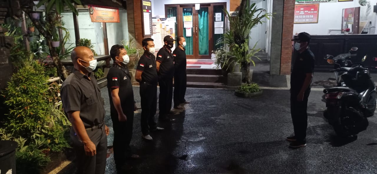penertiban Protokol kesehatan setiap posko covid-19 di setiap dusun Desa Peguyangan Kaja 